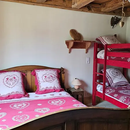 Sur Le Coux Bed & Breakfast Thyez
