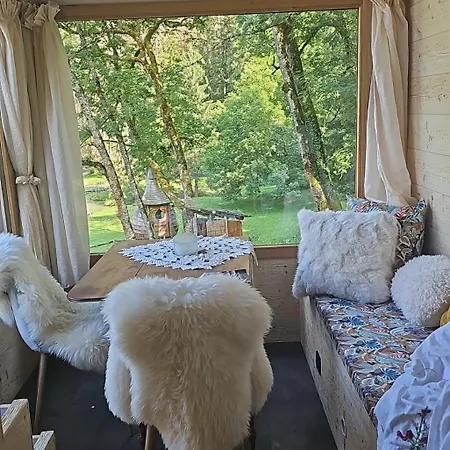 Sur Le Coux Bed & Breakfast *