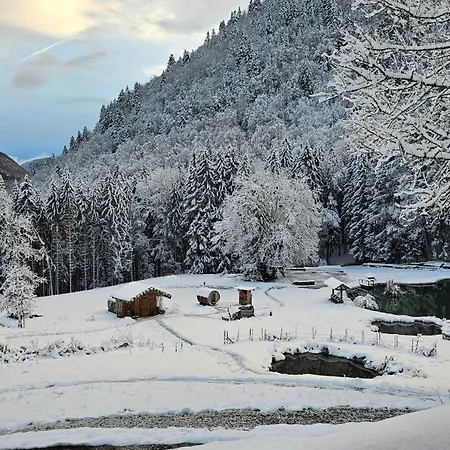 Oda ve Kahvaltı Sur Le Coux Thyez